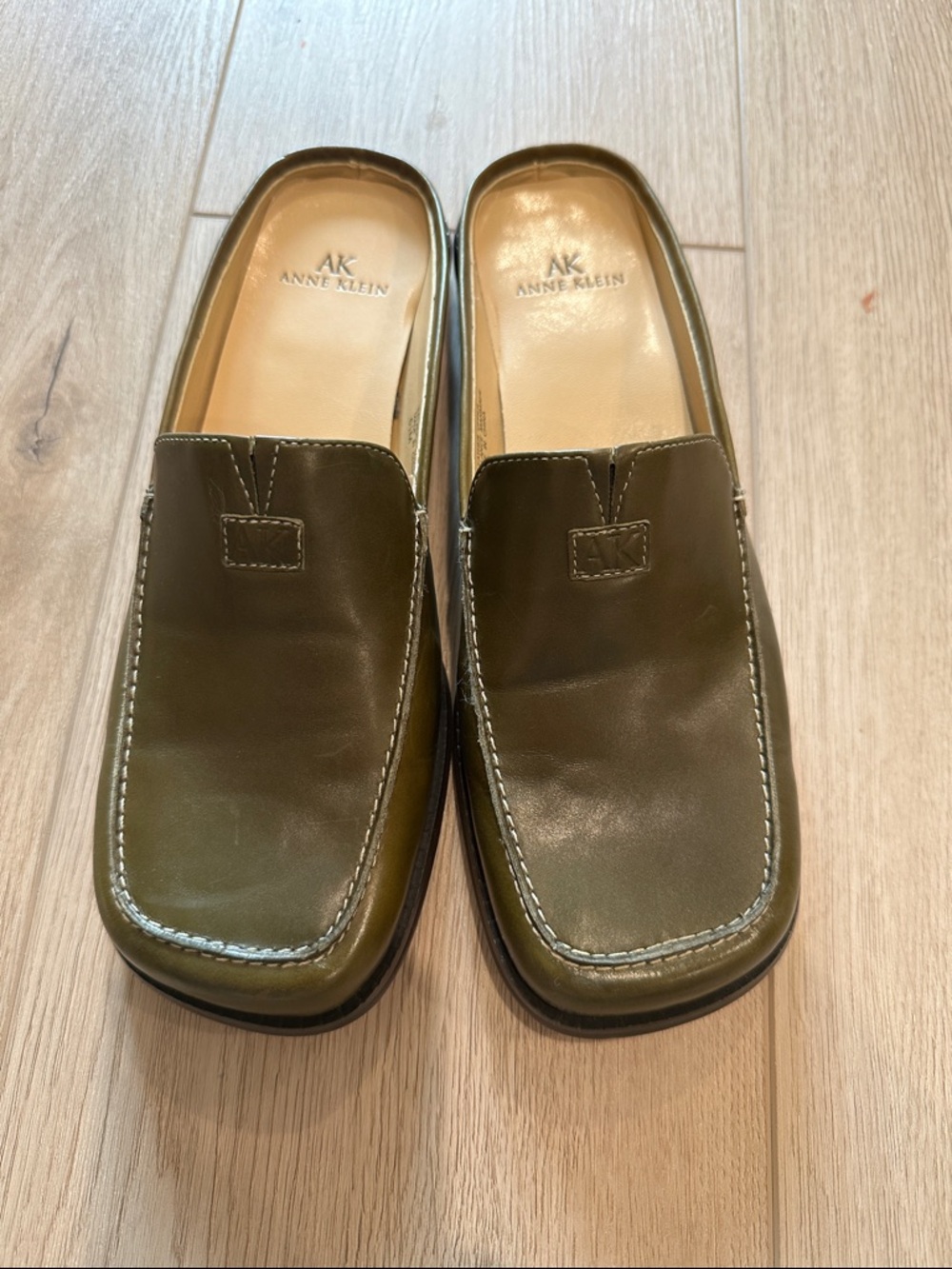 Vintage Anne Klein Olive Green Leather Square Toe Slip-On Loafers
